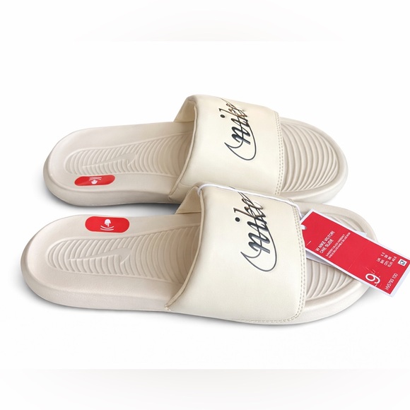 Nike Victori One Slides Women 9 Sand Drift Black Comfort Sandals HV5793-100 NWT - Picture 2 of 3